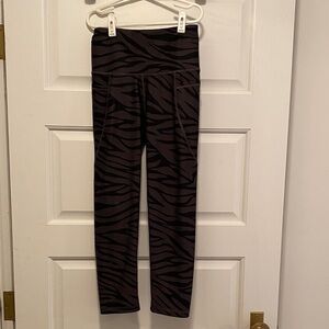 Old Navy Active Zebra Print Leggings